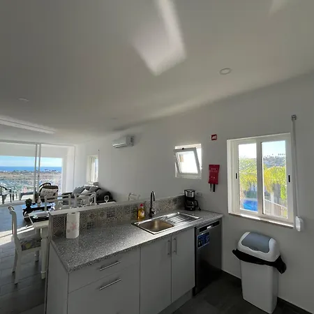 Ocean View By Charmes B Apartament *